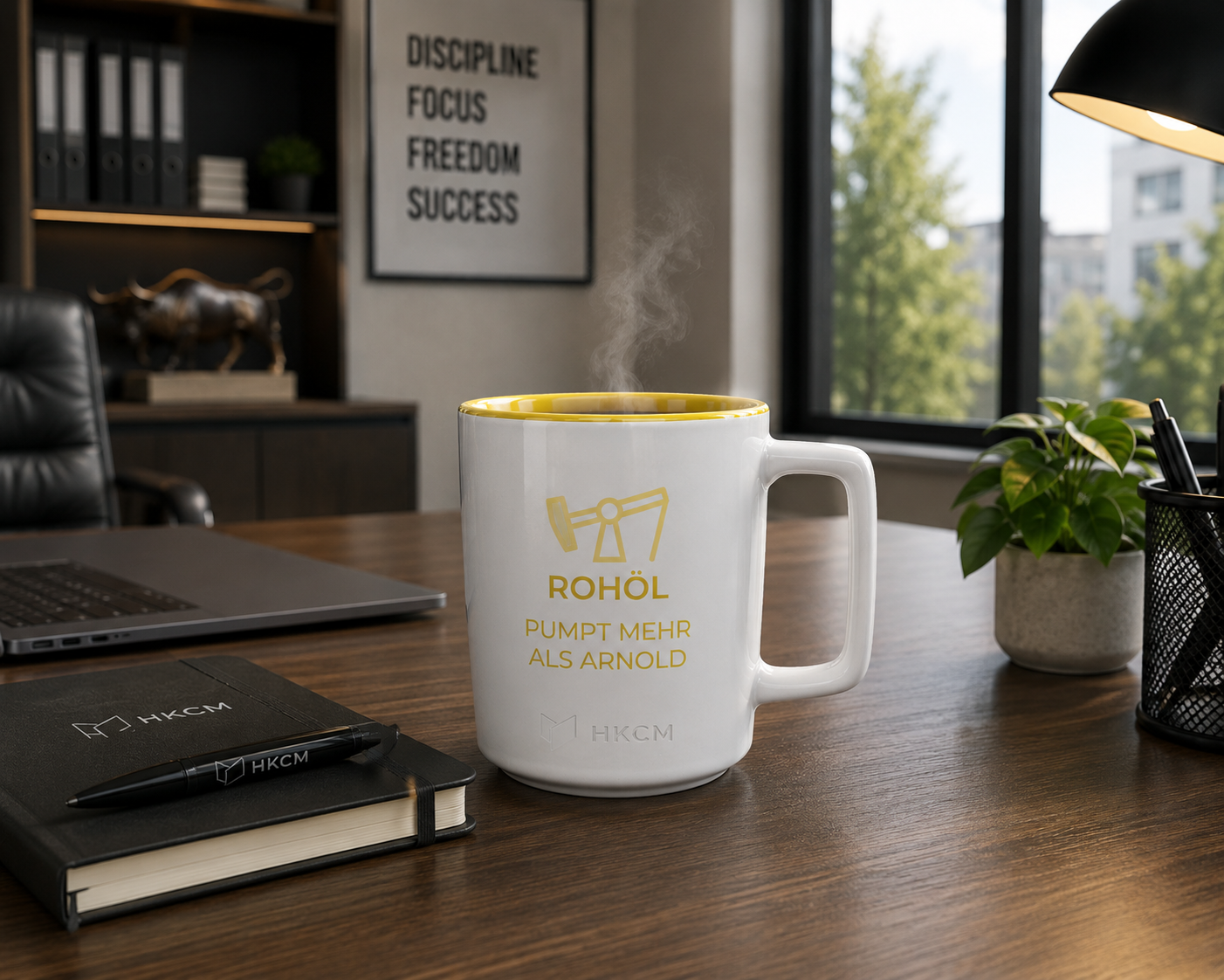 Tasse "Rohöl - Pumpt mehr als Arnold"